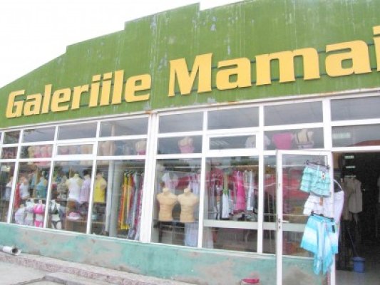 Hoţii au furat manechinele dezbrăcate din Galeriile Mamaia